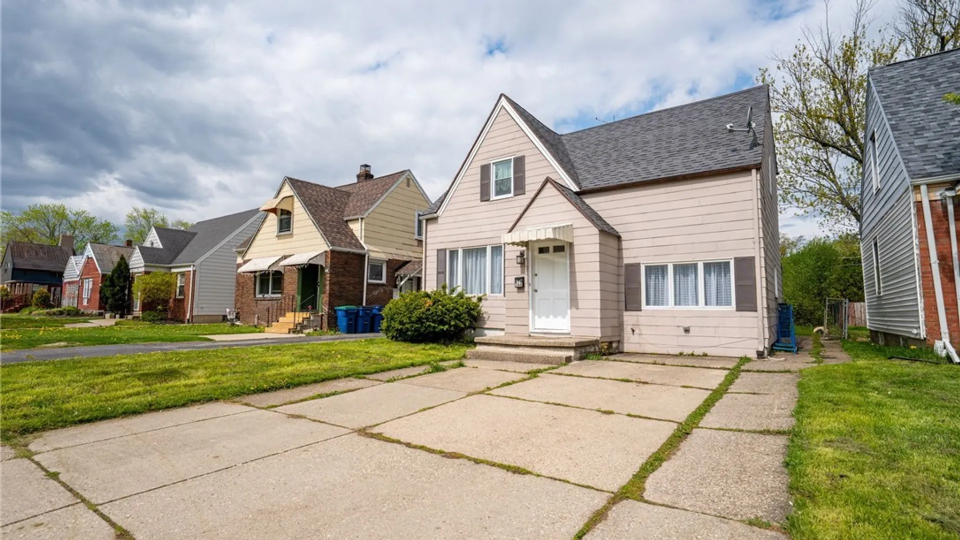Property at 368 Grover Cleveland Highway, Amherst, NY 14226 3