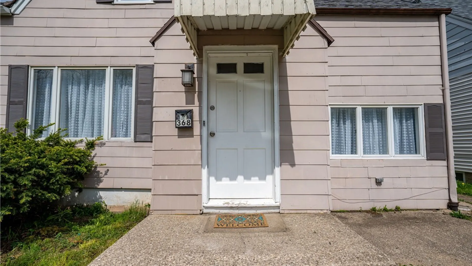 Property at 368 Grover Cleveland Highway, Amherst, NY 14226 4