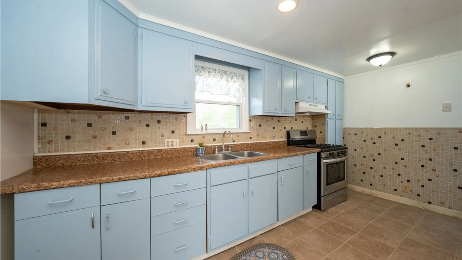 Property at 368 Grover Cleveland Highway, Amherst, NY 14226 11