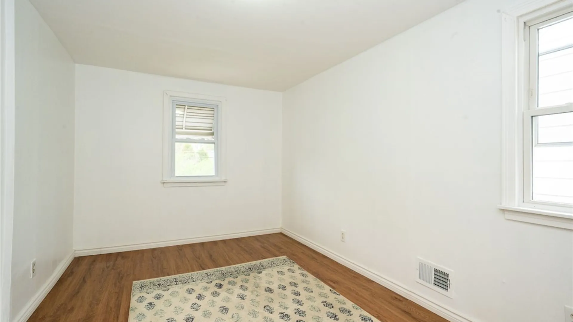 Property at 368 Grover Cleveland Highway, Amherst, NY 14226 27
