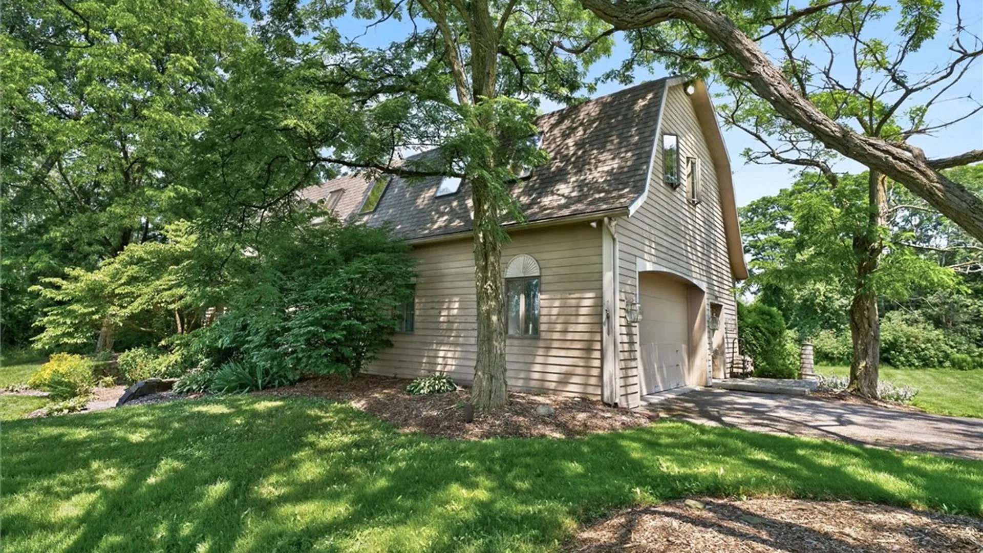 Property at 1880 Lake Road, Webster, NY 14580 3