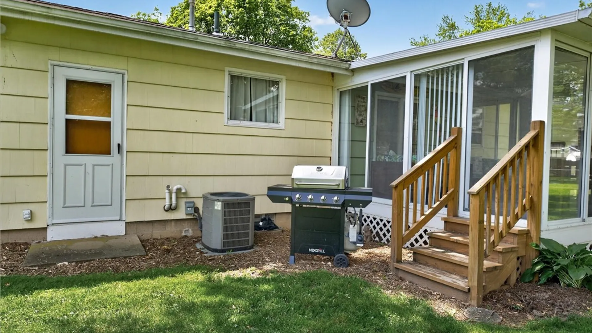 Property at 46 Mountain Ash Drive, Greece, NY 14615 10
