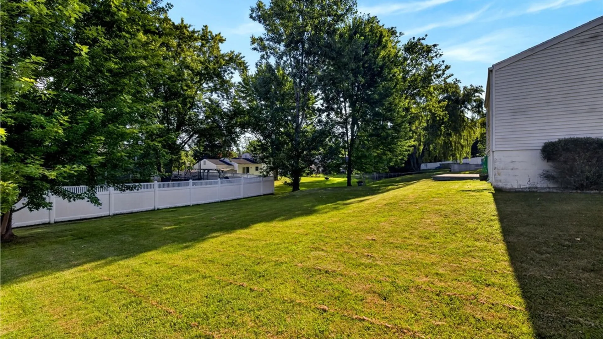 Property at 89 Staglen Dr, Henrietta, NY 14467 32