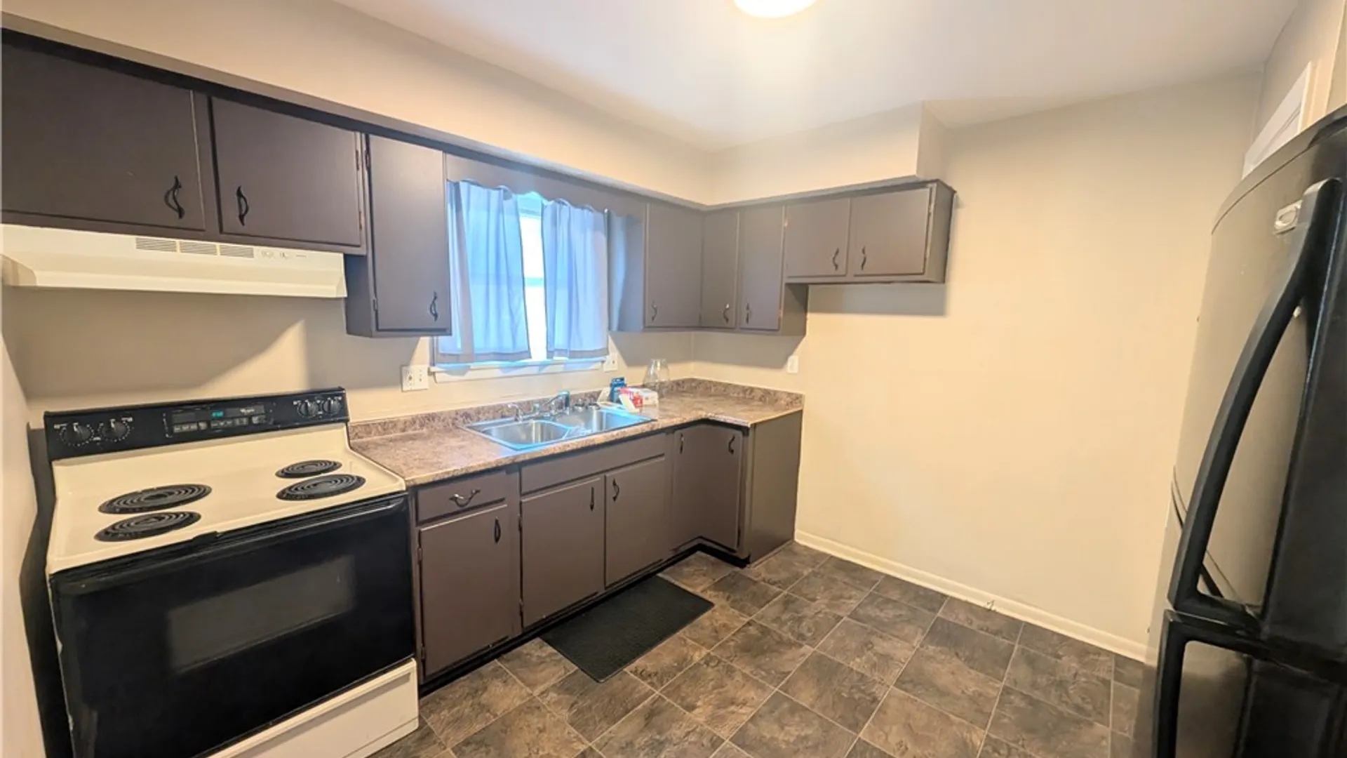 Property at 39 Arbutus Street, Rochester, NY 14609 3