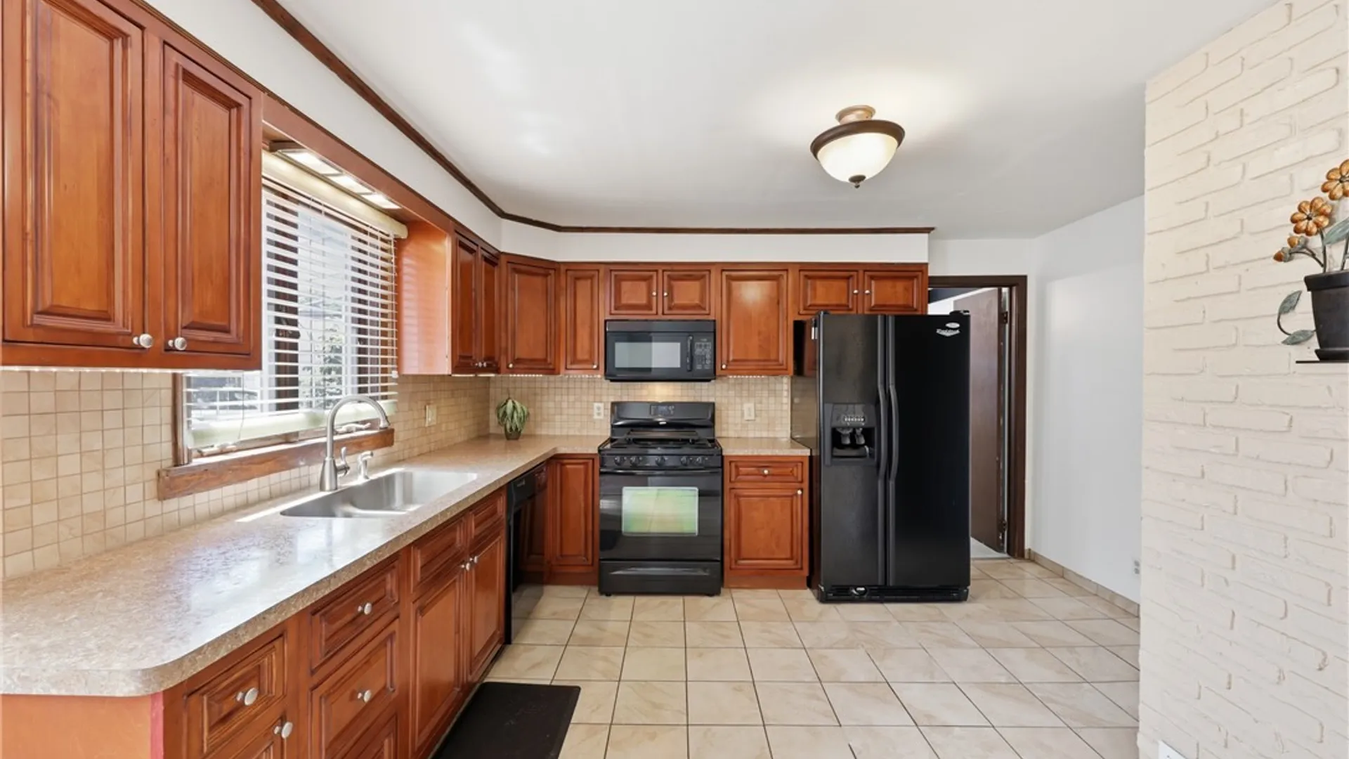 Property at 176 15th Street, Buffalo, NY 14213 11