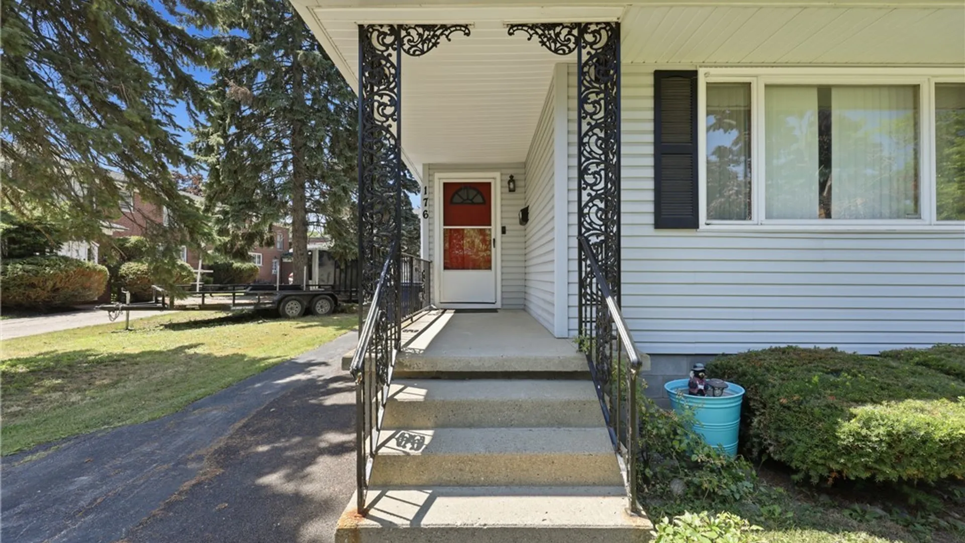 Property at 176 15th Street, Buffalo, NY 14213 3