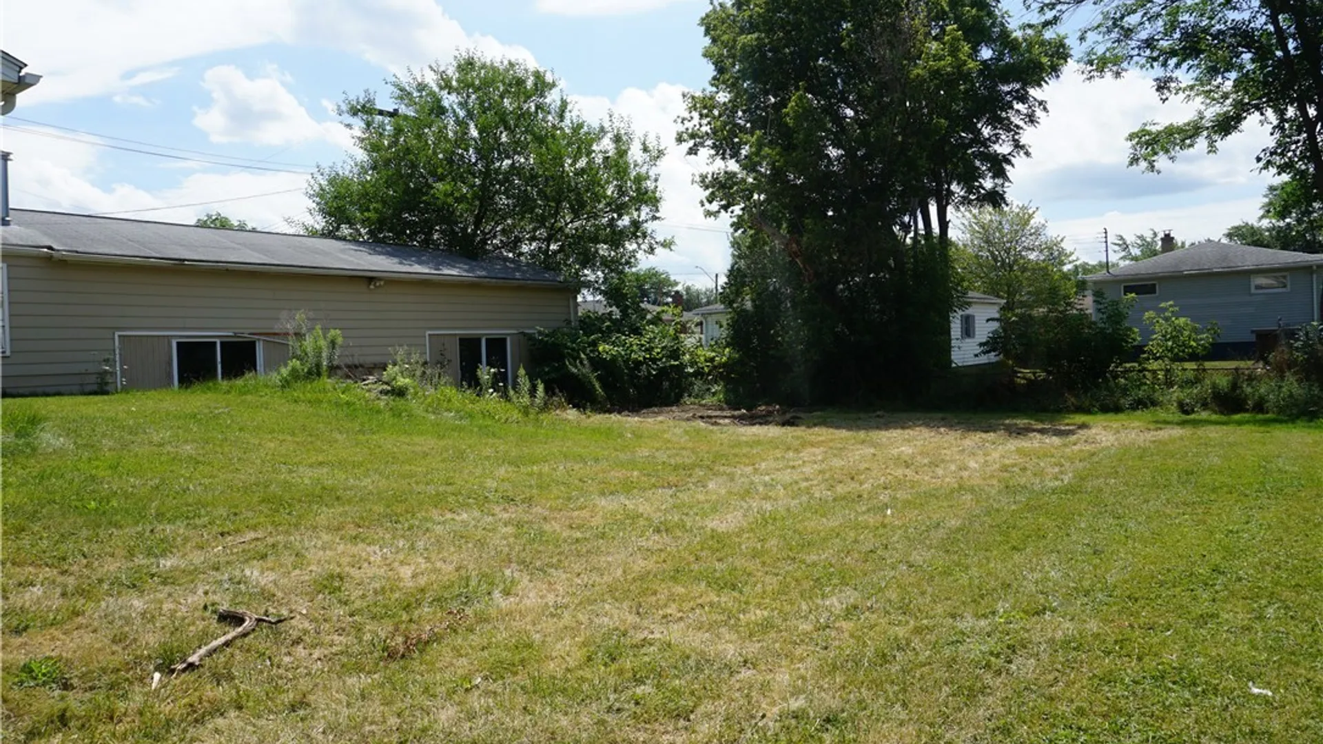 Property at 4225 E Frontier Drive, Hamburg, NY 14219 32