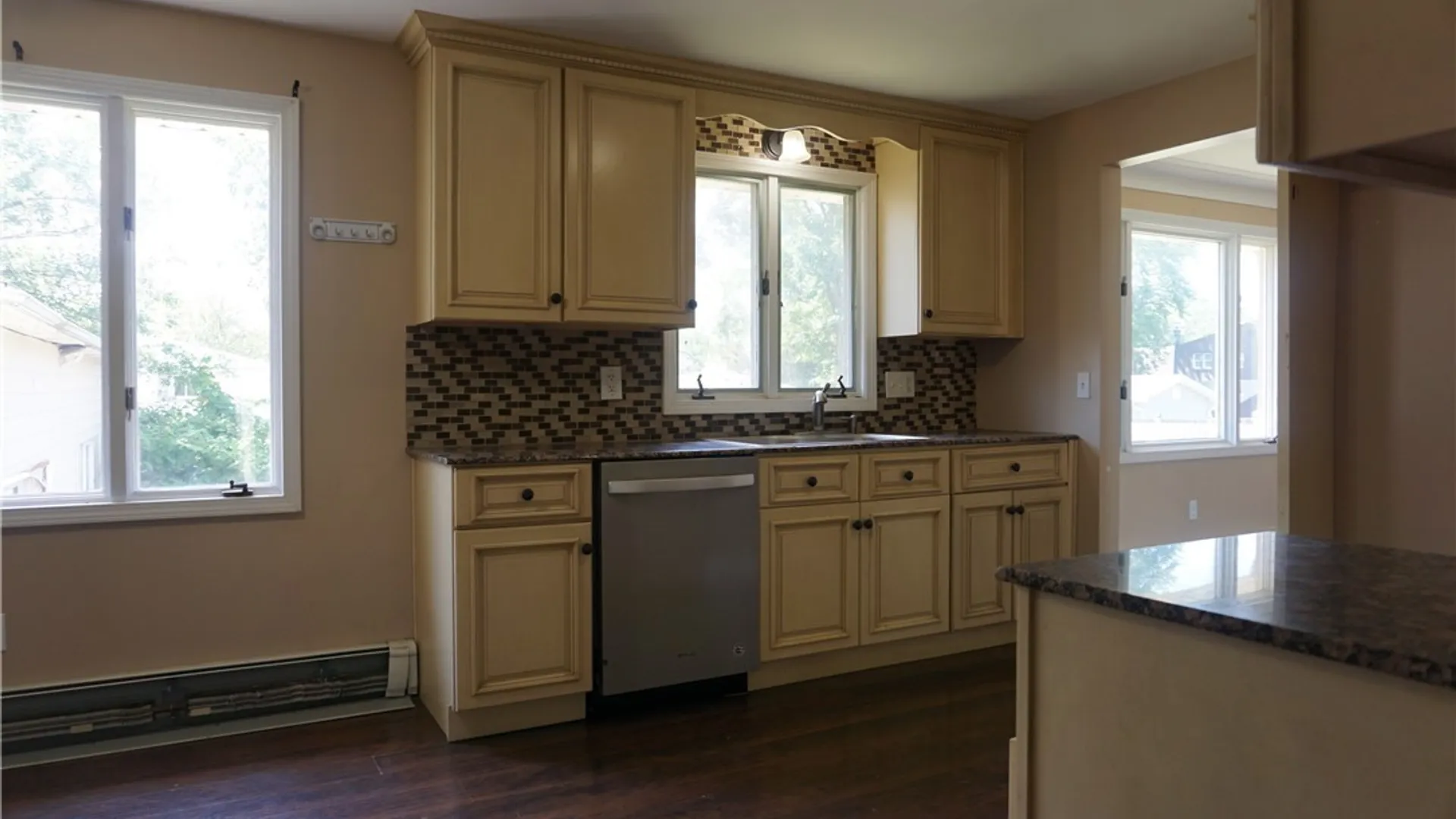 Property at 4225 E Frontier Drive, Hamburg, NY 14219 6