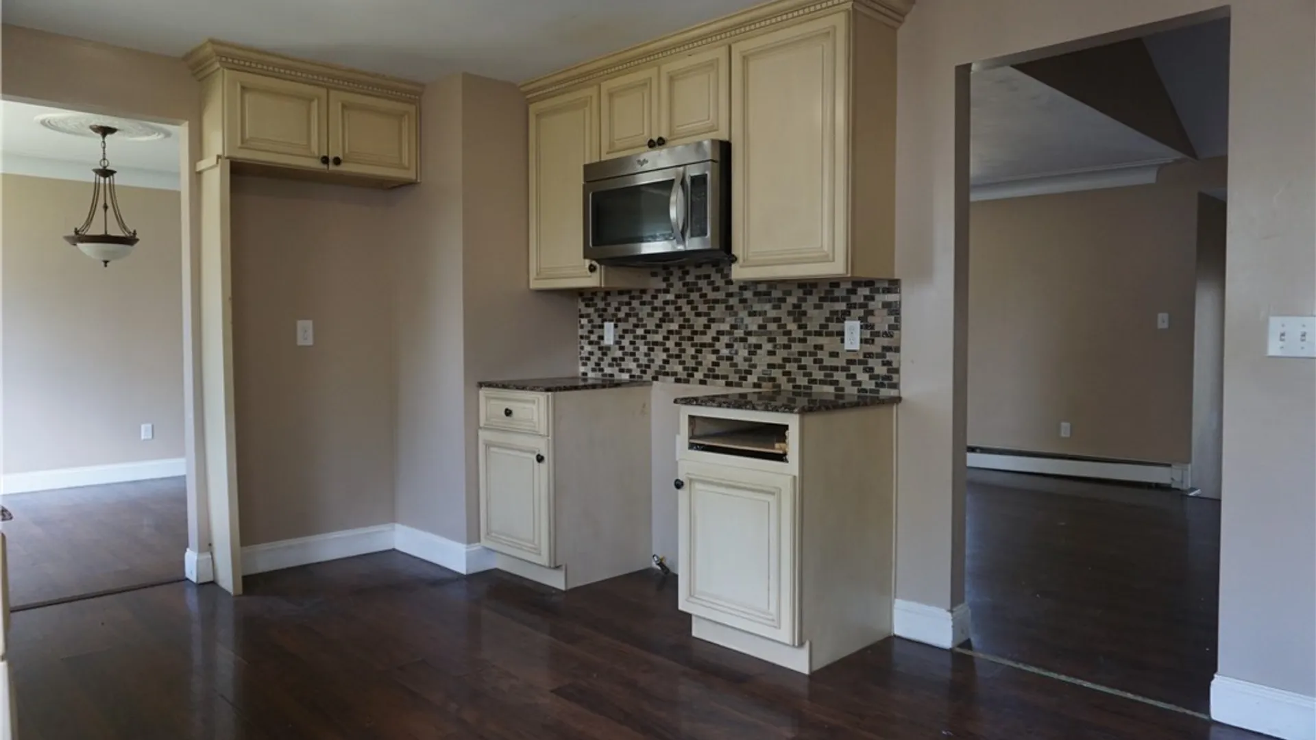 Property at 4225 E Frontier Drive, Hamburg, NY 14219 8