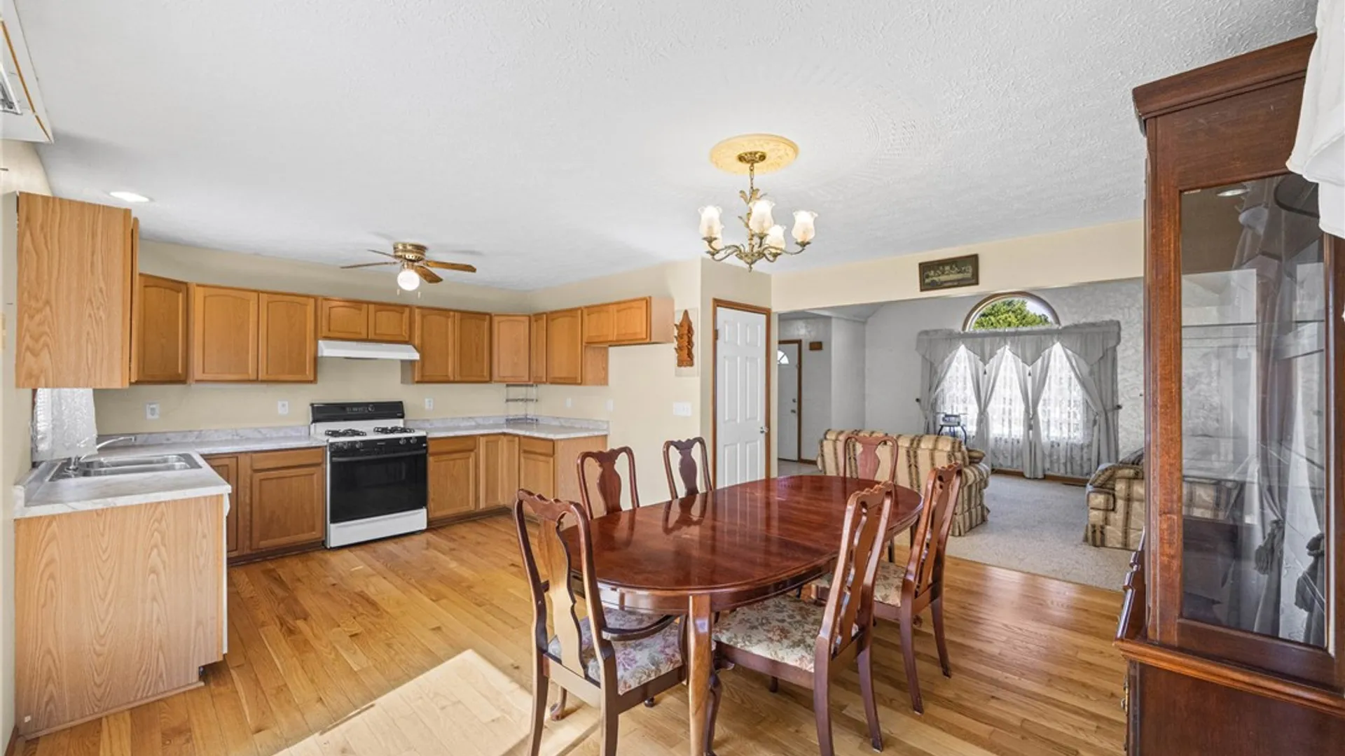 Property at 750 Close Circle, Webster, NY 14580 11