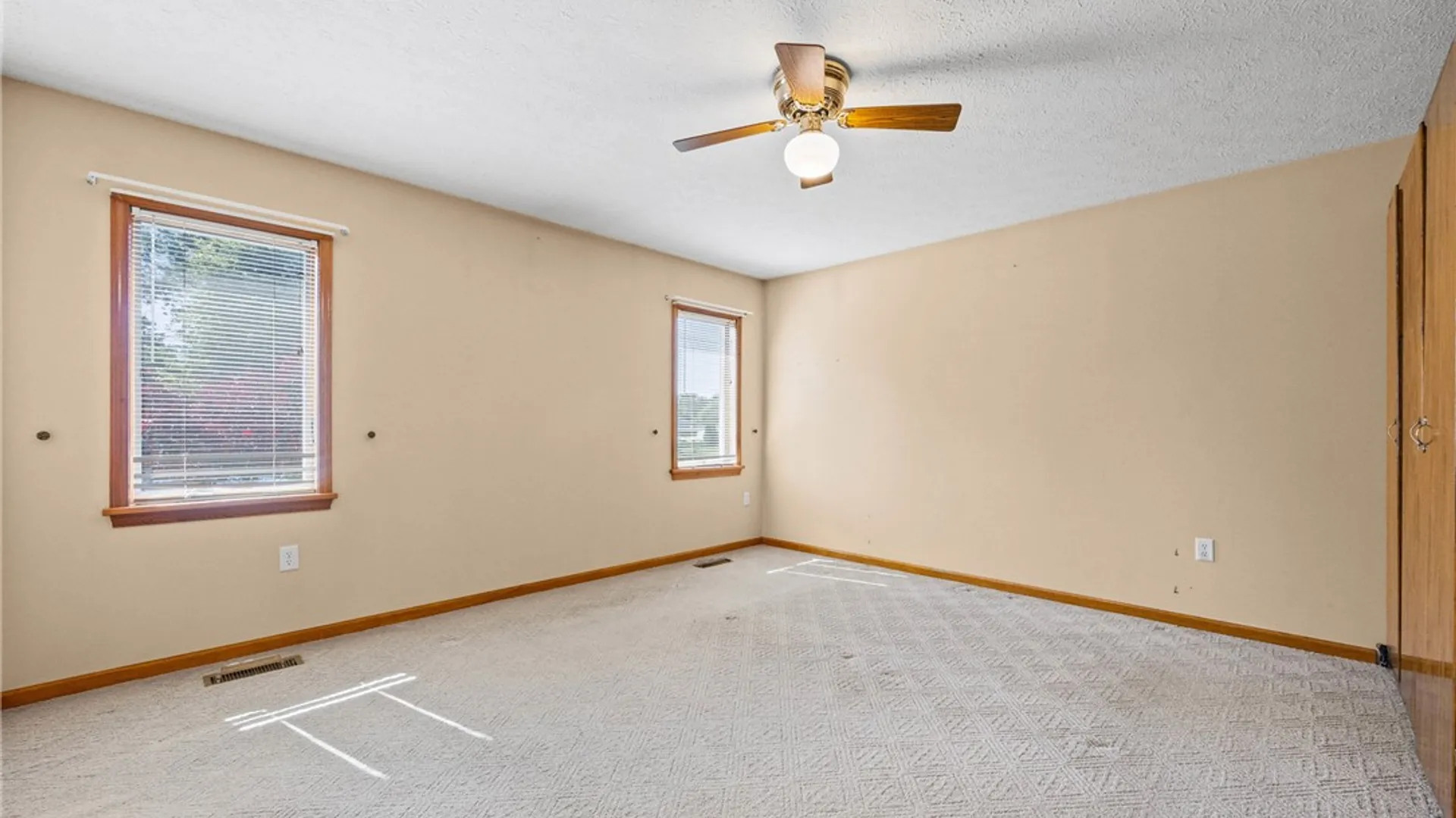 Property at 750 Close Circle, Webster, NY 14580 15