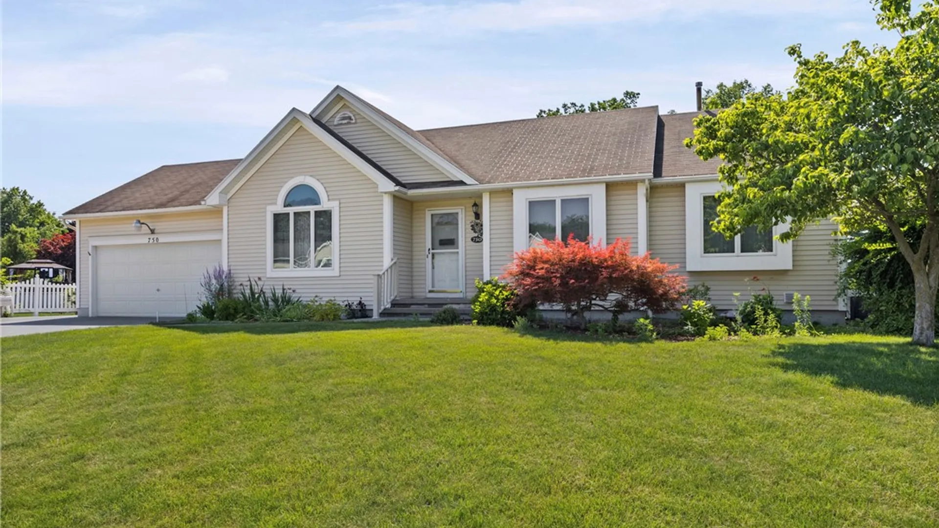 Property at 750 Close Circle, Webster, NY 14580 3