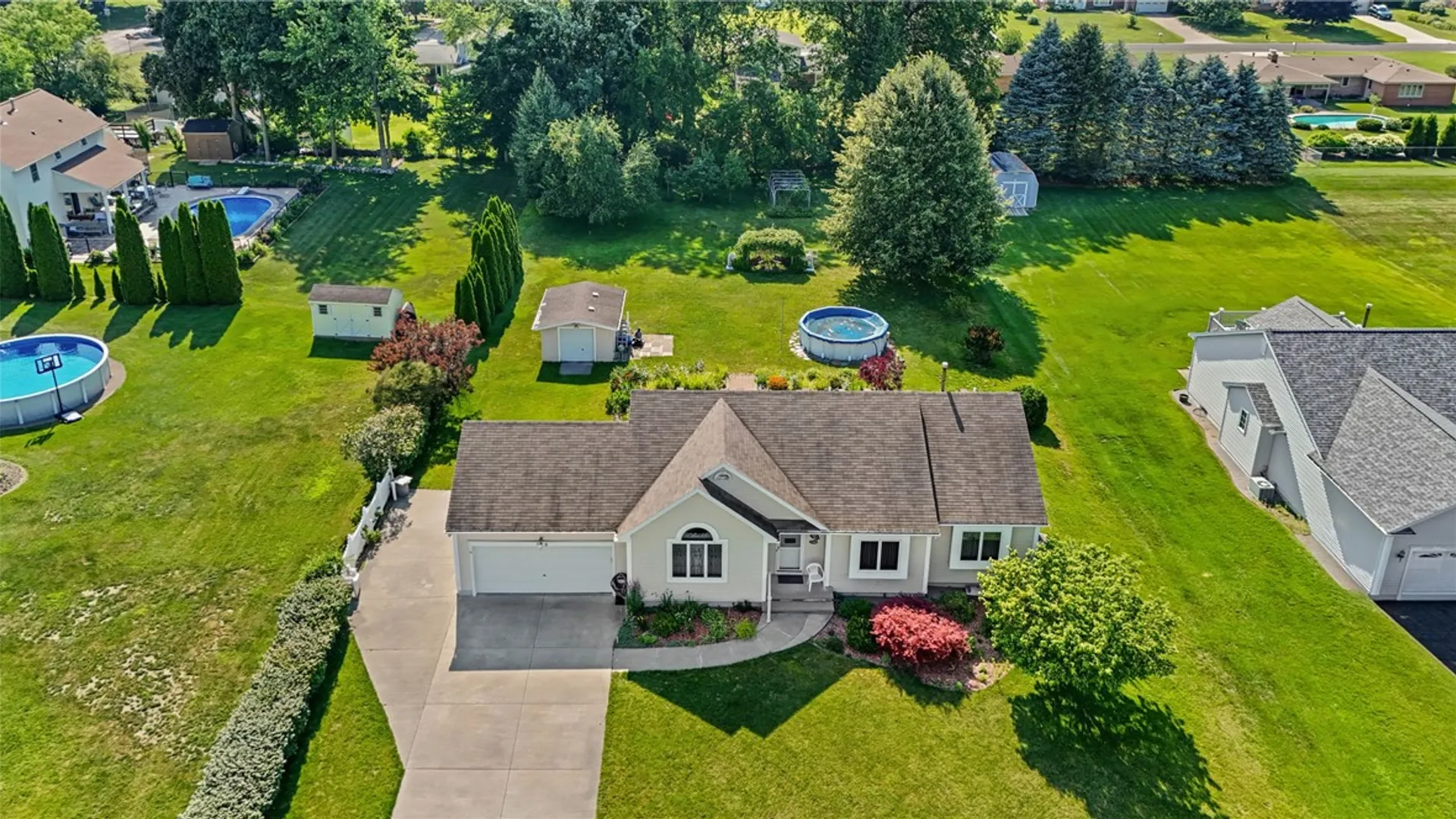 Property at 750 Close Circle, Webster, NY 14580 41