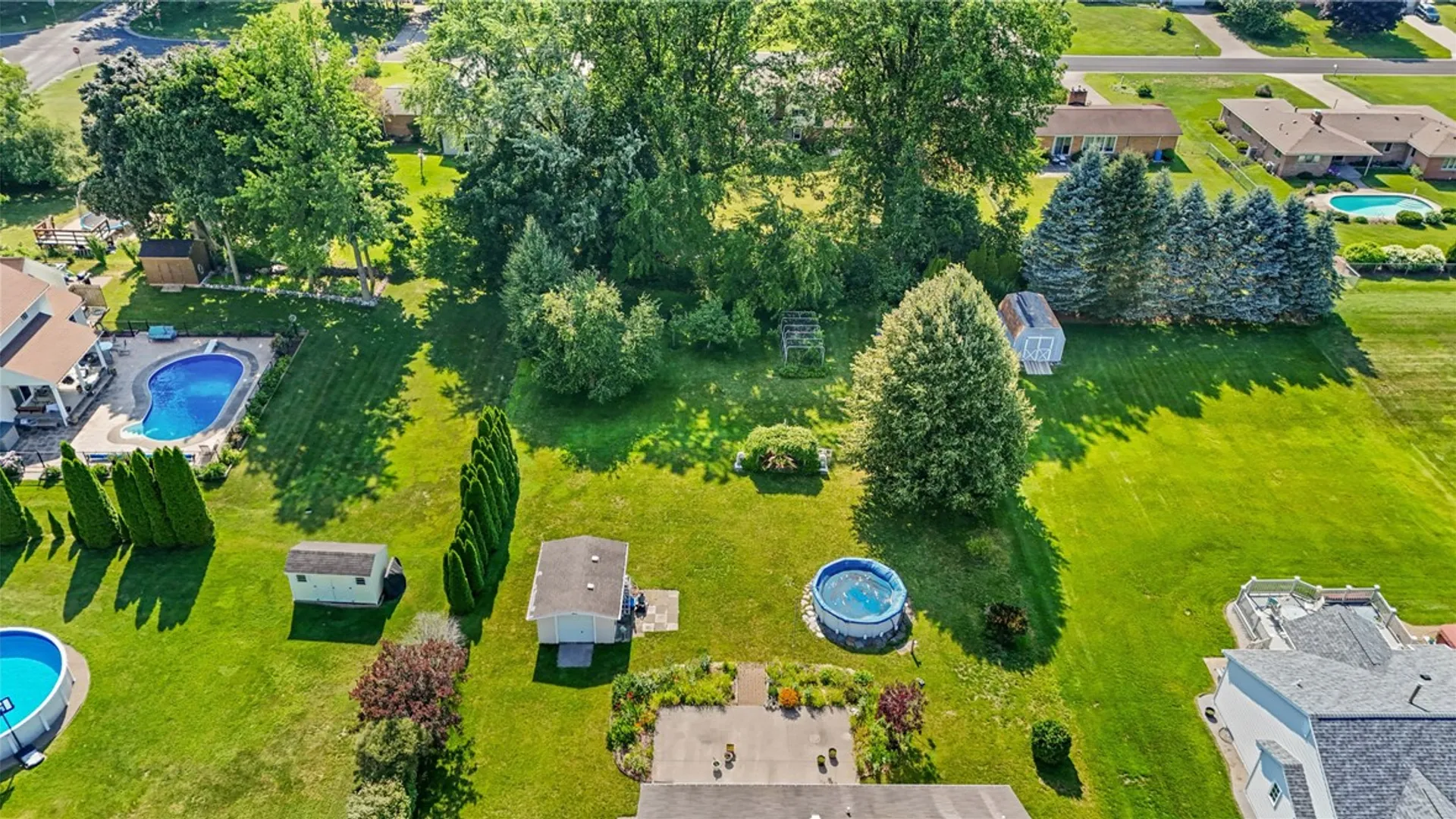 Property at 750 Close Circle, Webster, NY 14580 42