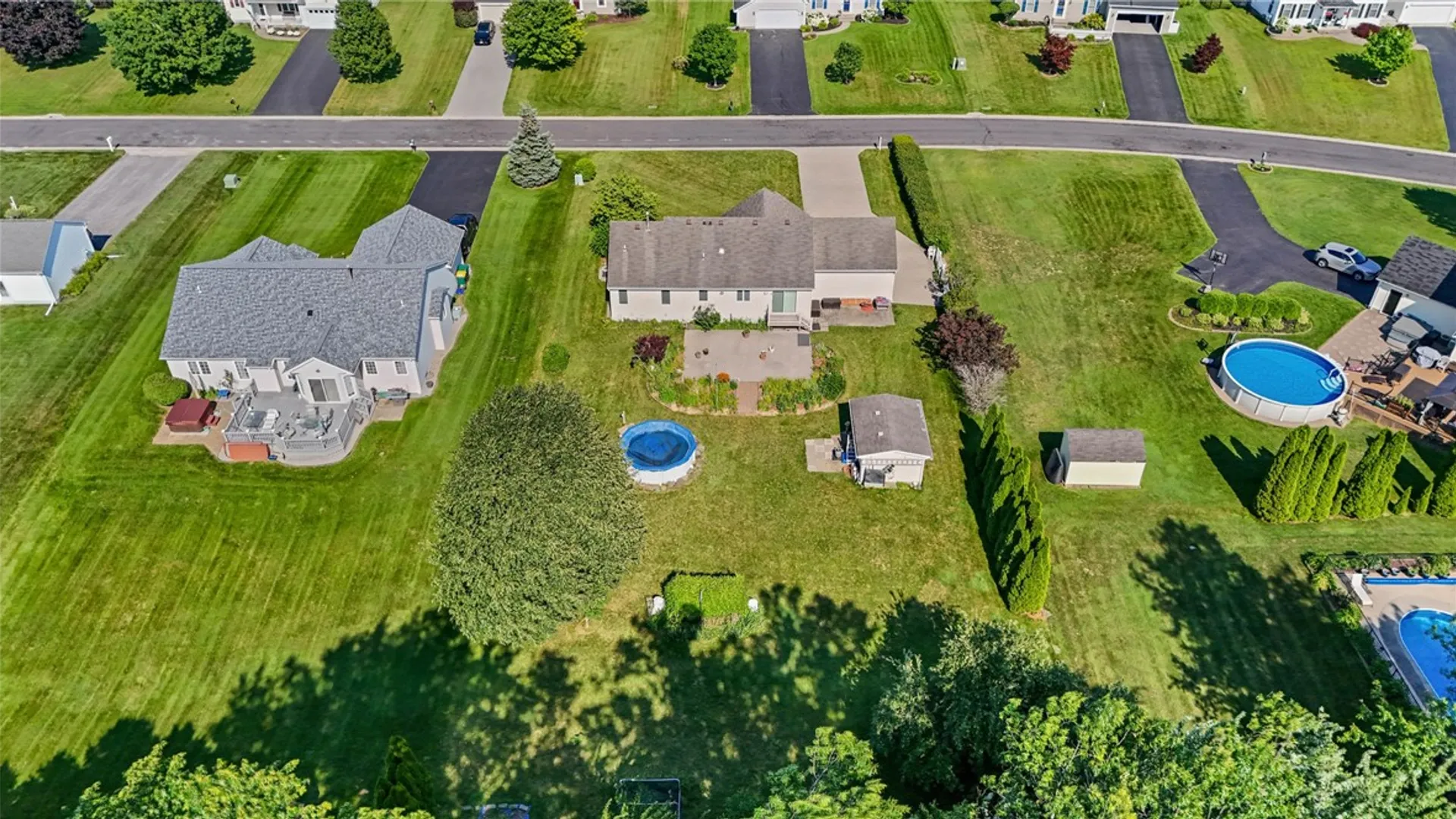 Property at 750 Close Circle, Webster, NY 14580 43