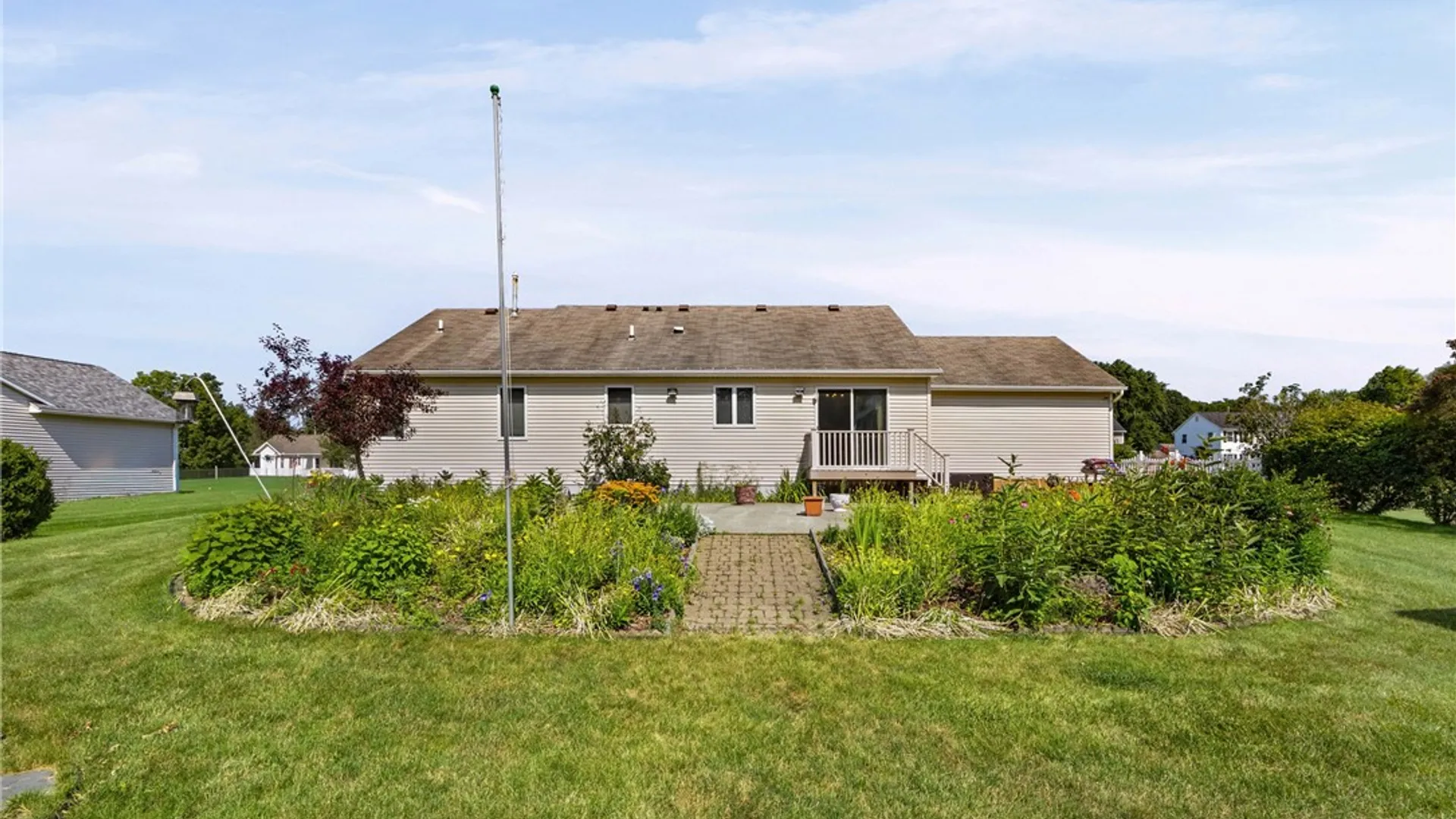 Property at 750 Close Circle, Webster, NY 14580 49
