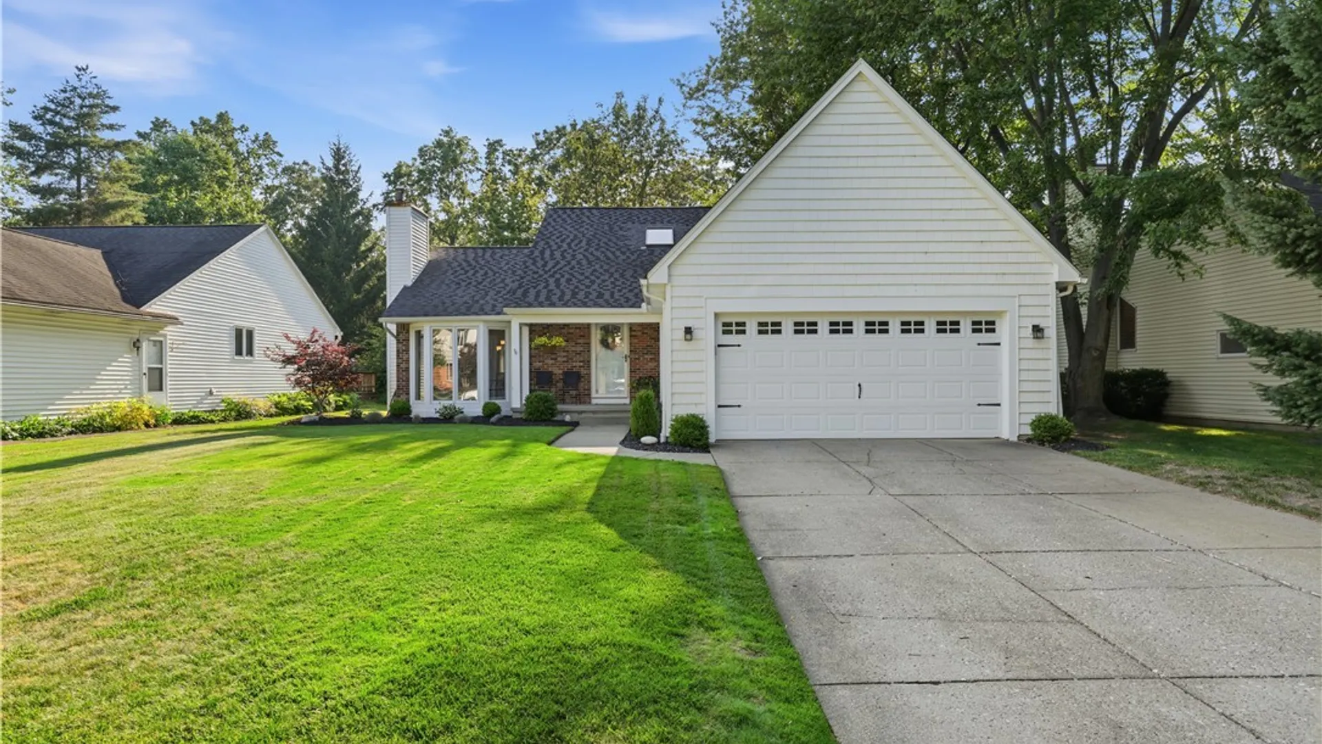 Property at 90 Grasspointe Drive, Amherst, NY 14228 2
