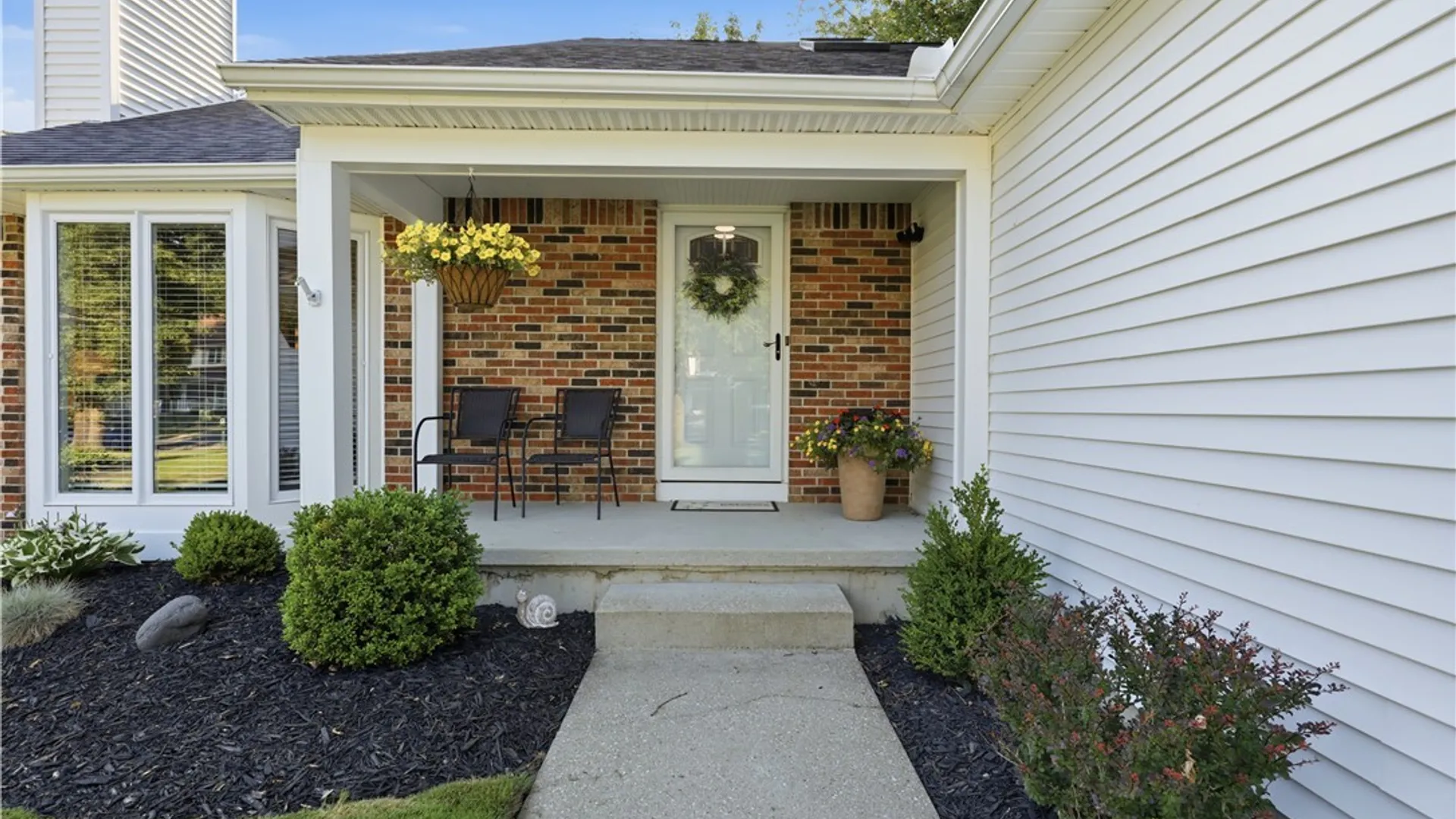 Property at 90 Grasspointe Drive, Amherst, NY 14228 4