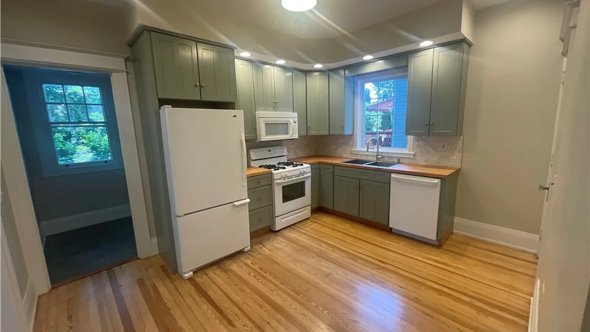 Property at 923 Harvard Street, Rochester, NY 14610 15