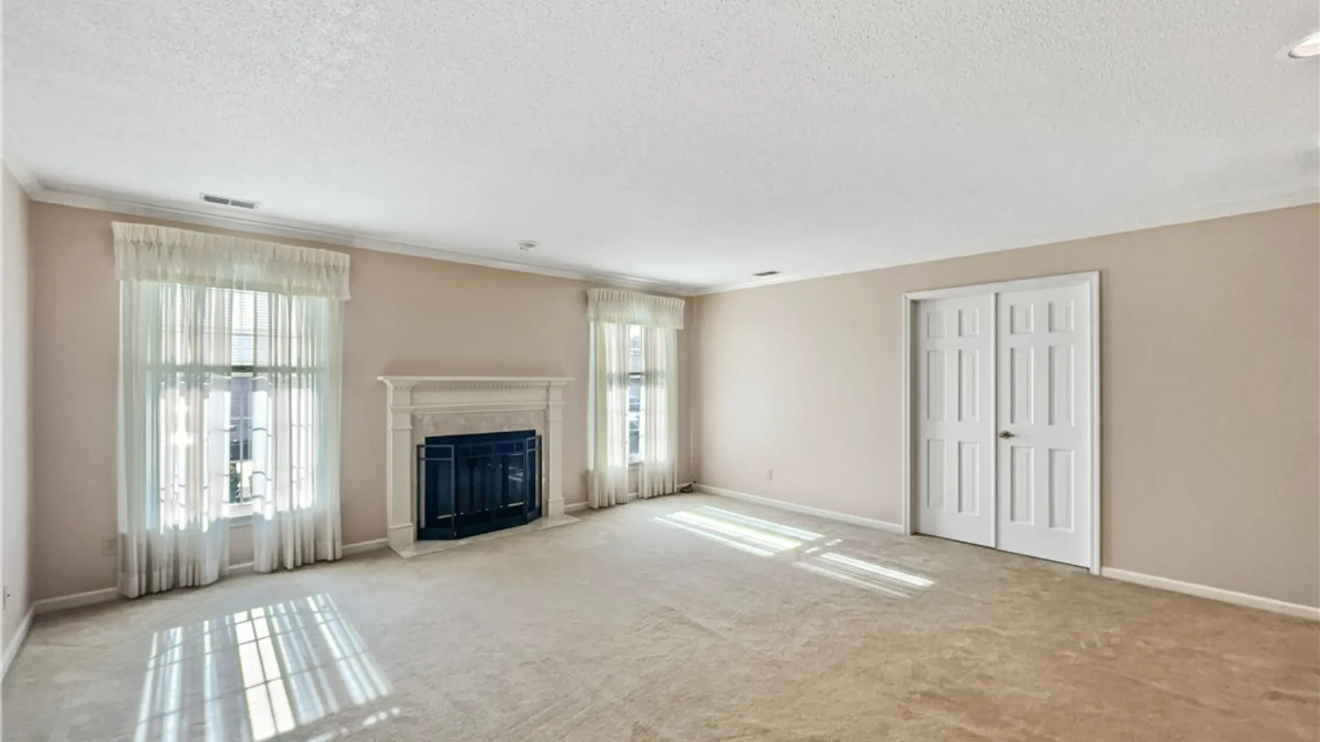 Property at 640 Youngs Road, Amherst, NY 14221 13