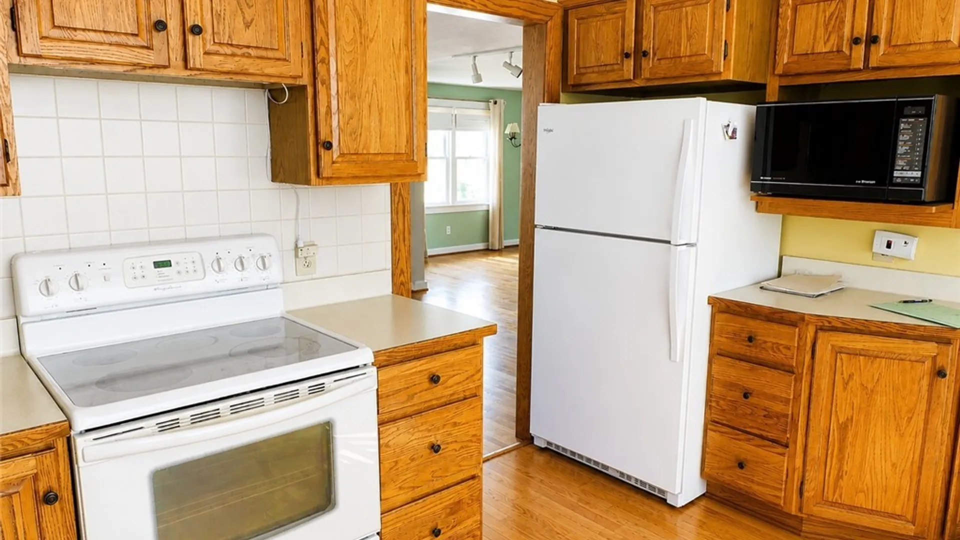 Property at 16 Marvin Ct, Hamburg, NY 14075 2