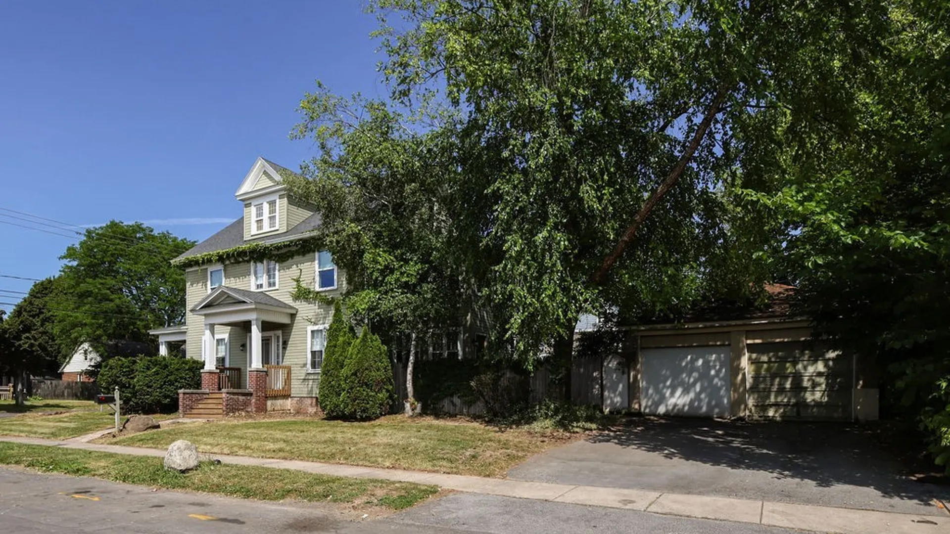 Property at 400 Avery Avenue, Syracuse, NY 13204 7
