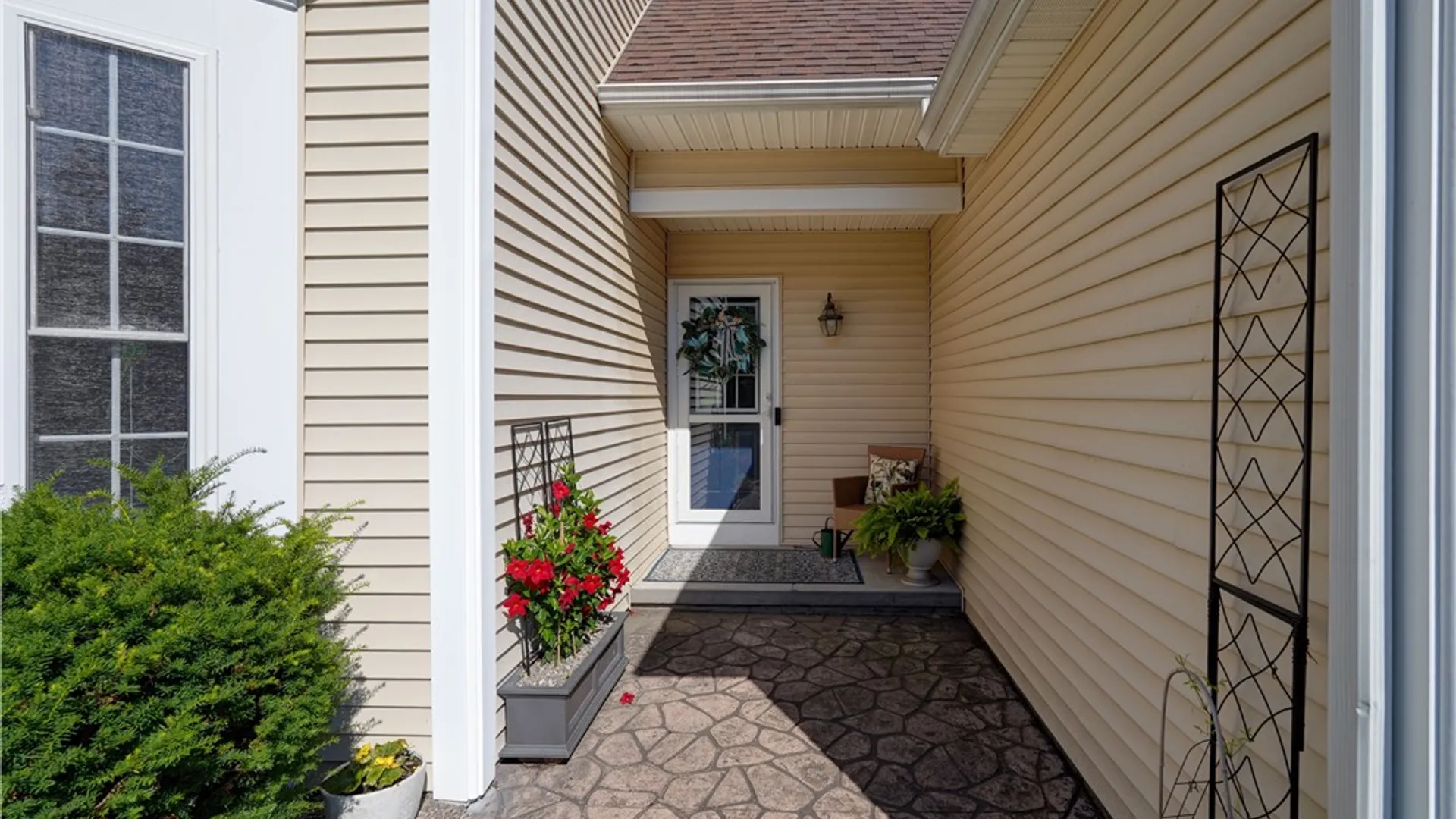 Property at 992 La Quinta Drive, Webster, NY 14580 2