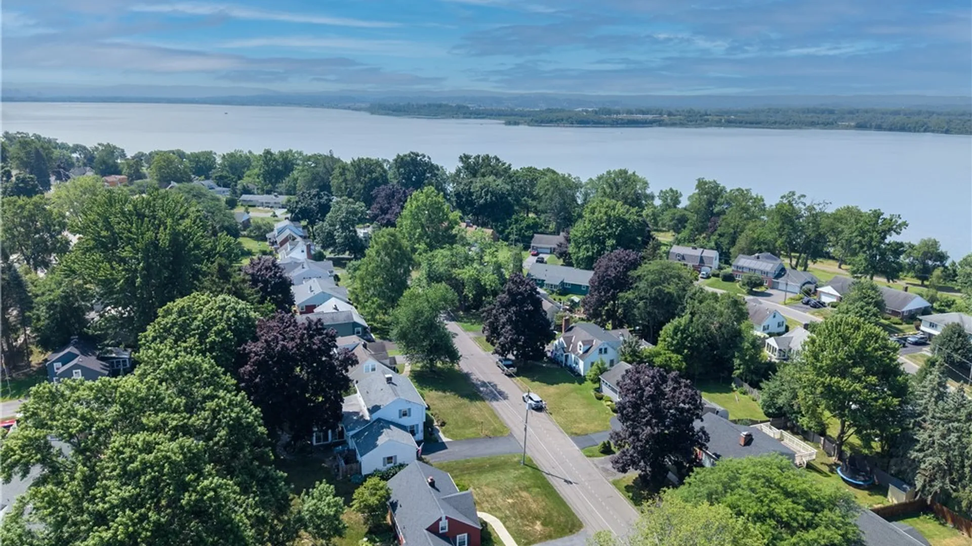 Property at 118 Iroquois Lane, Salina, NY 13088 2