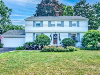 Property at 118 Iroquois Lane, Salina, NY 13088