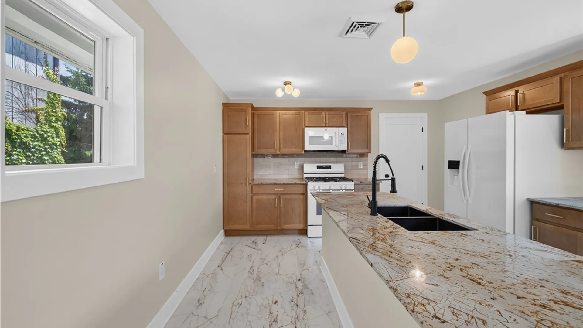 Property at 185 Hamburg Street, Buffalo, NY 14204 8