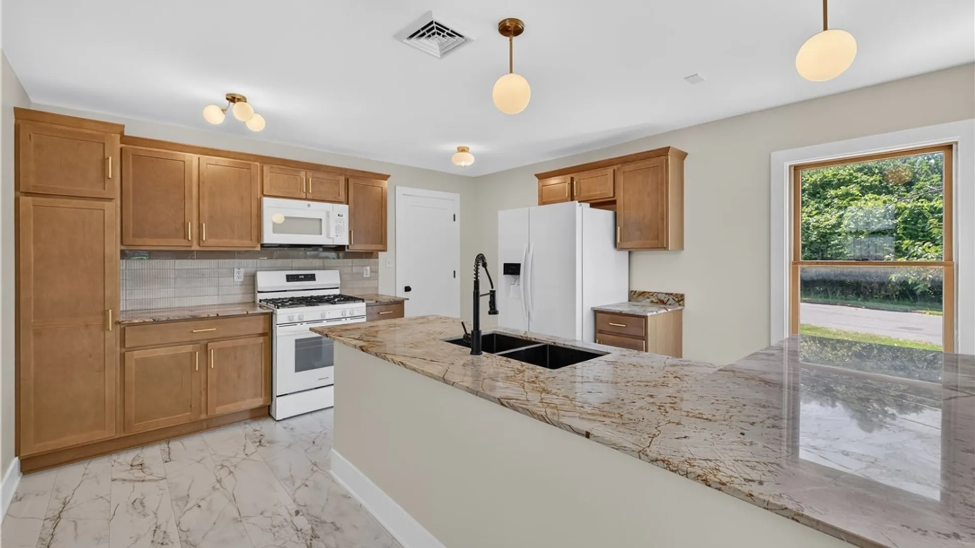 Property at 185 Hamburg Street, Buffalo, NY 14204 9