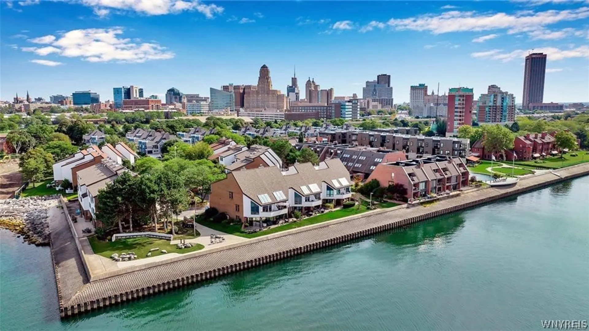 Property at 36 Harbour Point, Buffalo, NY 14202 2