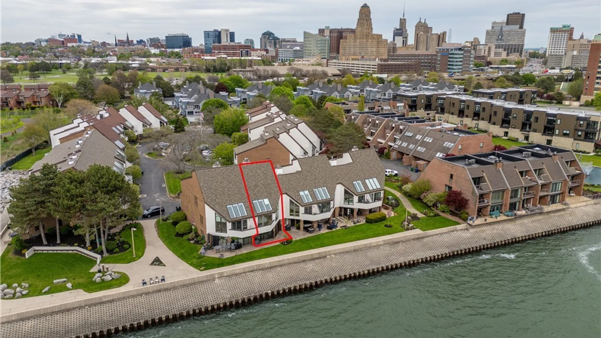 Property at 36 Harbour Point, Buffalo, NY 14202 27