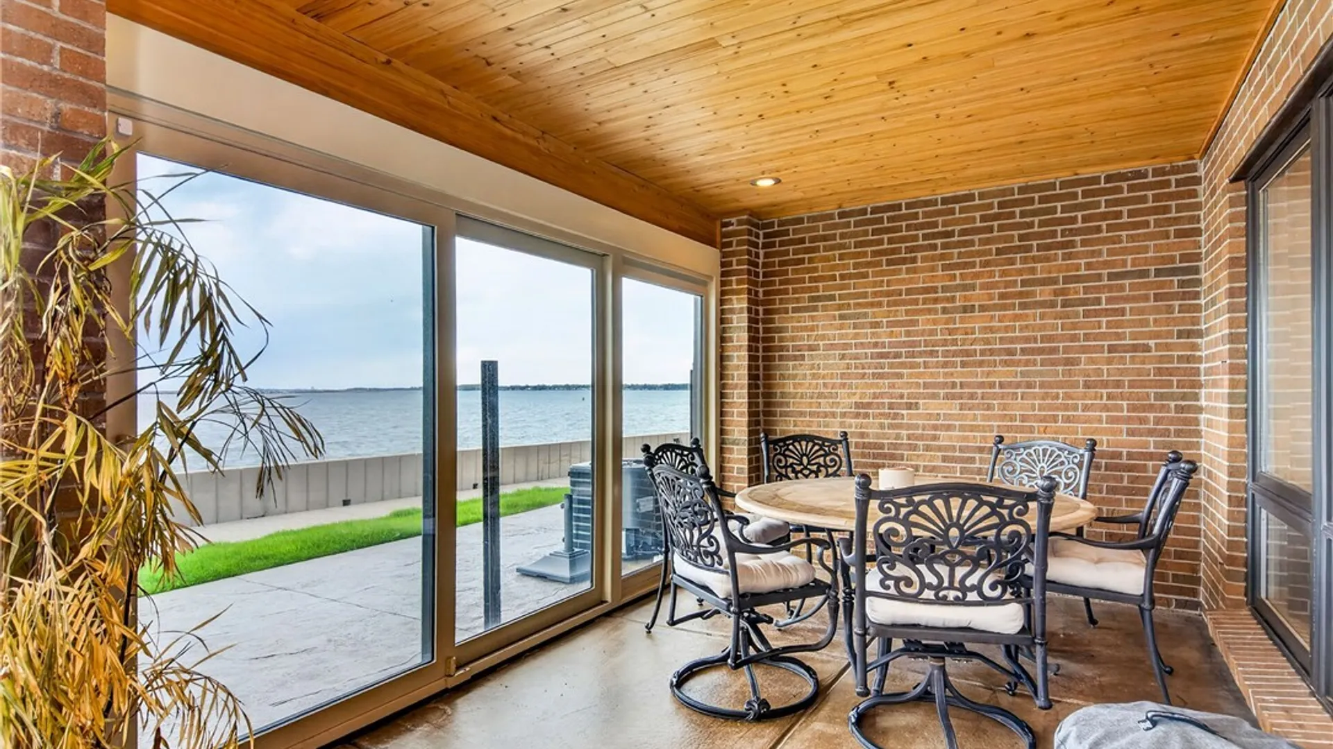 Property at 36 Harbour Point, Buffalo, NY 14202 22