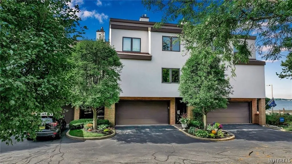 Property at 36 Harbour Point, Buffalo, NY 14202