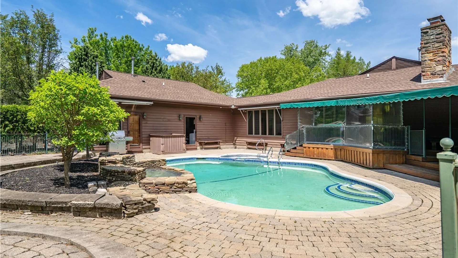 Property at 45 Red Wing Court, Amherst, NY 14051 8
