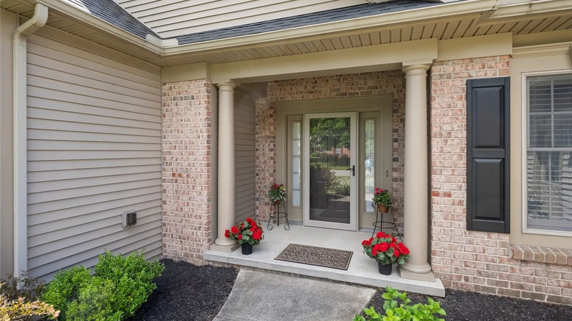 Property at 29 Brantley Way, Perinton, NY 14526 2