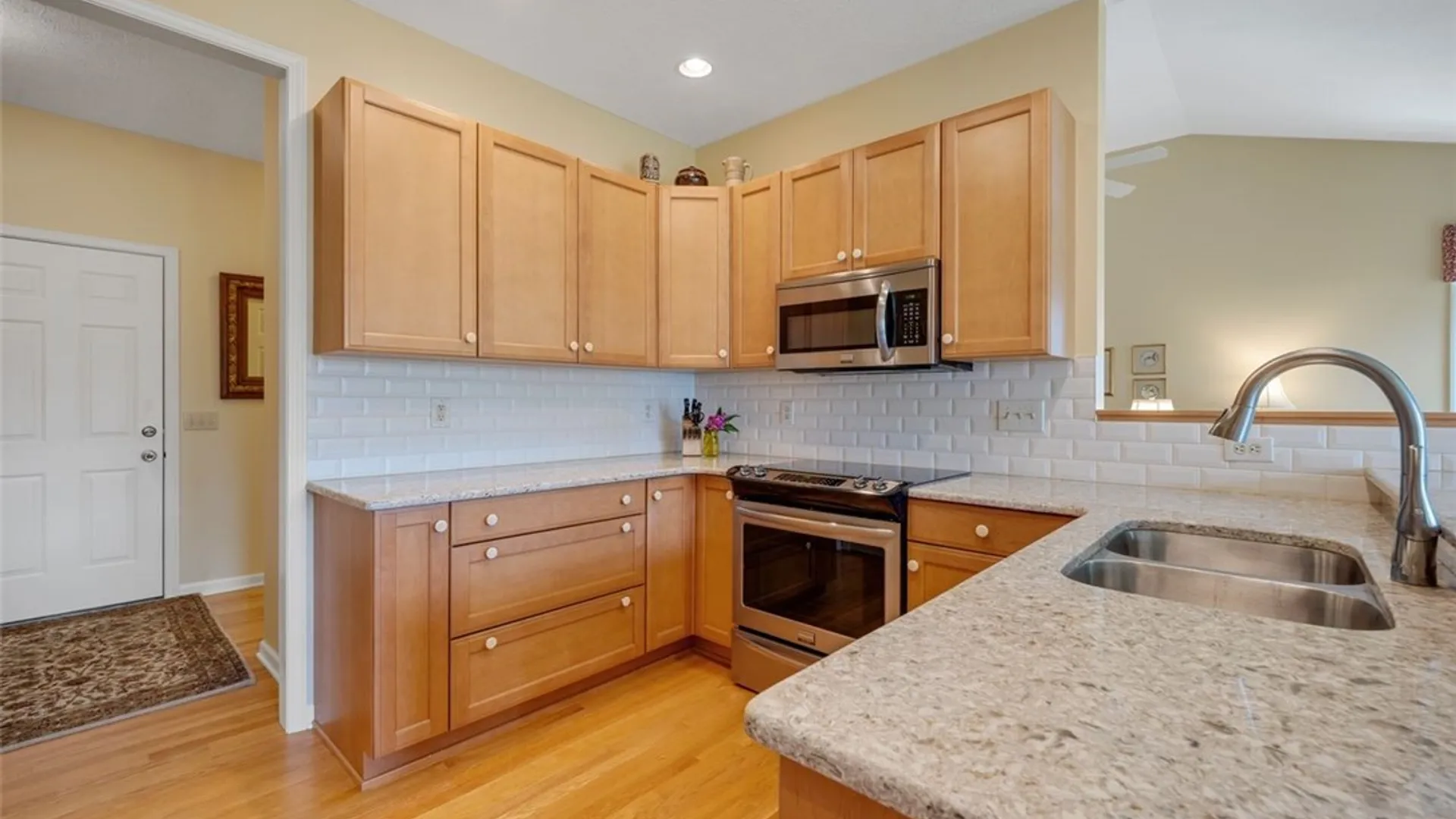 Property at 29 Brantley Way, Perinton, NY 14526 10