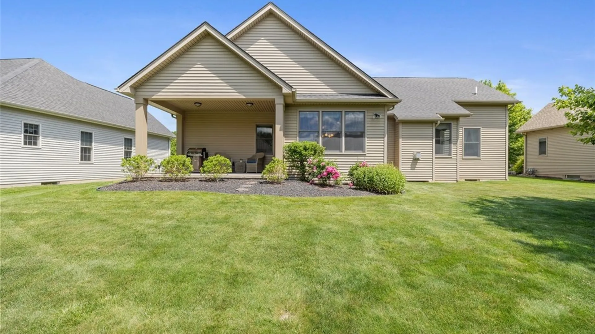 Property at 29 Brantley Way, Perinton, NY 14526 35