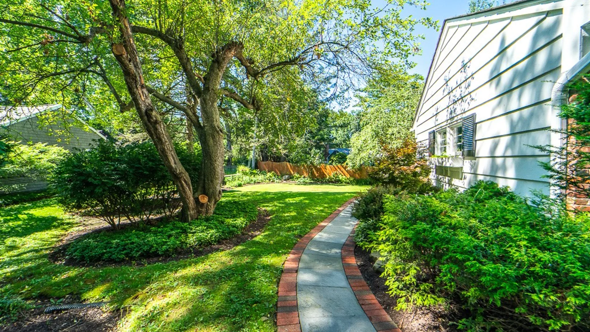 Property at 20 Briar Patch Road, Pittsford, NY 14618 32