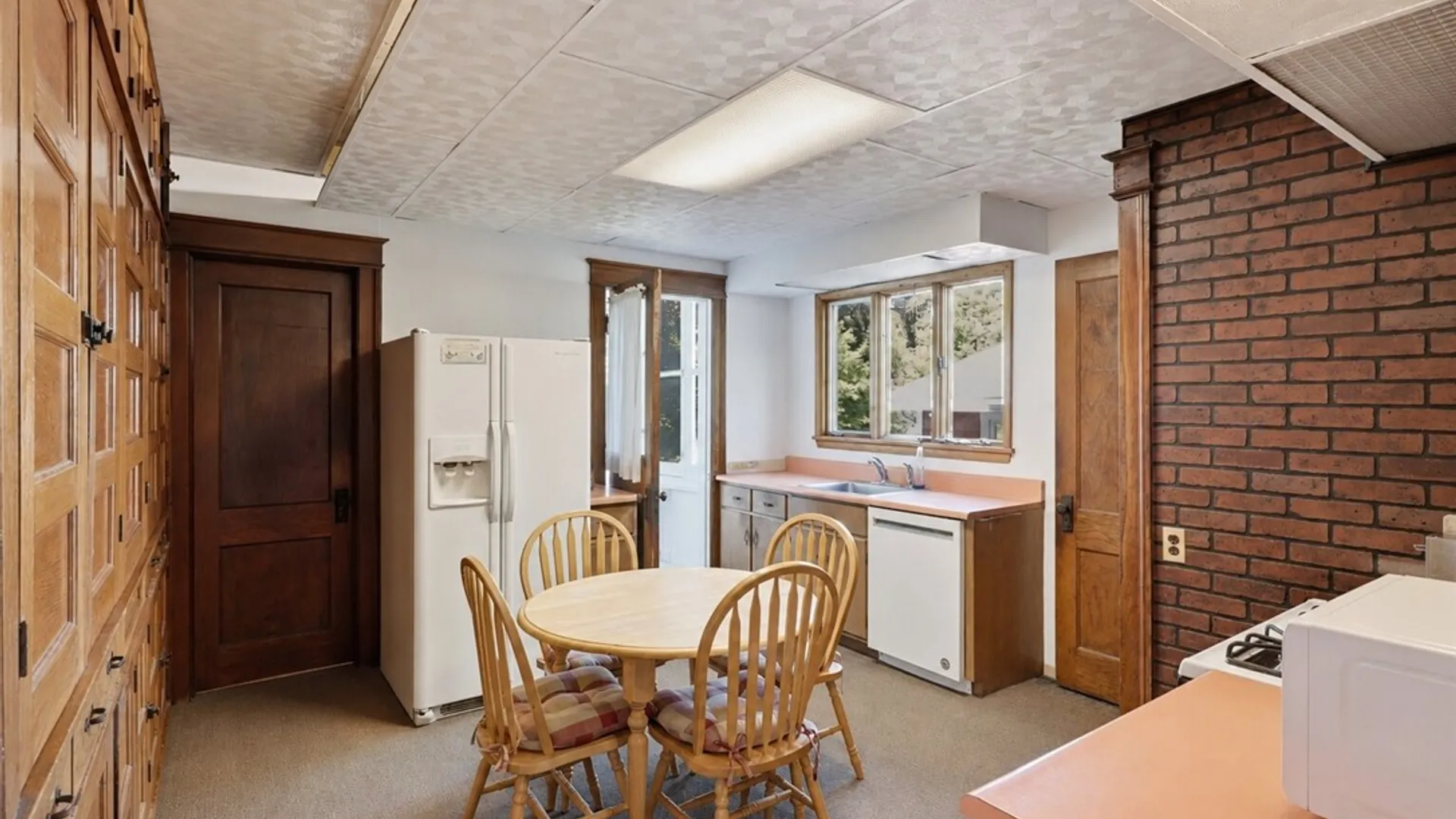 Property at 1440 Ridge Road, Webster, NY 14580 15