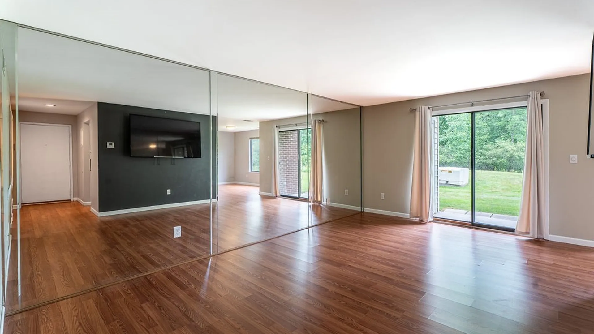 Property at 44 Bee Hunter Court, Amherst, NY 14051 10