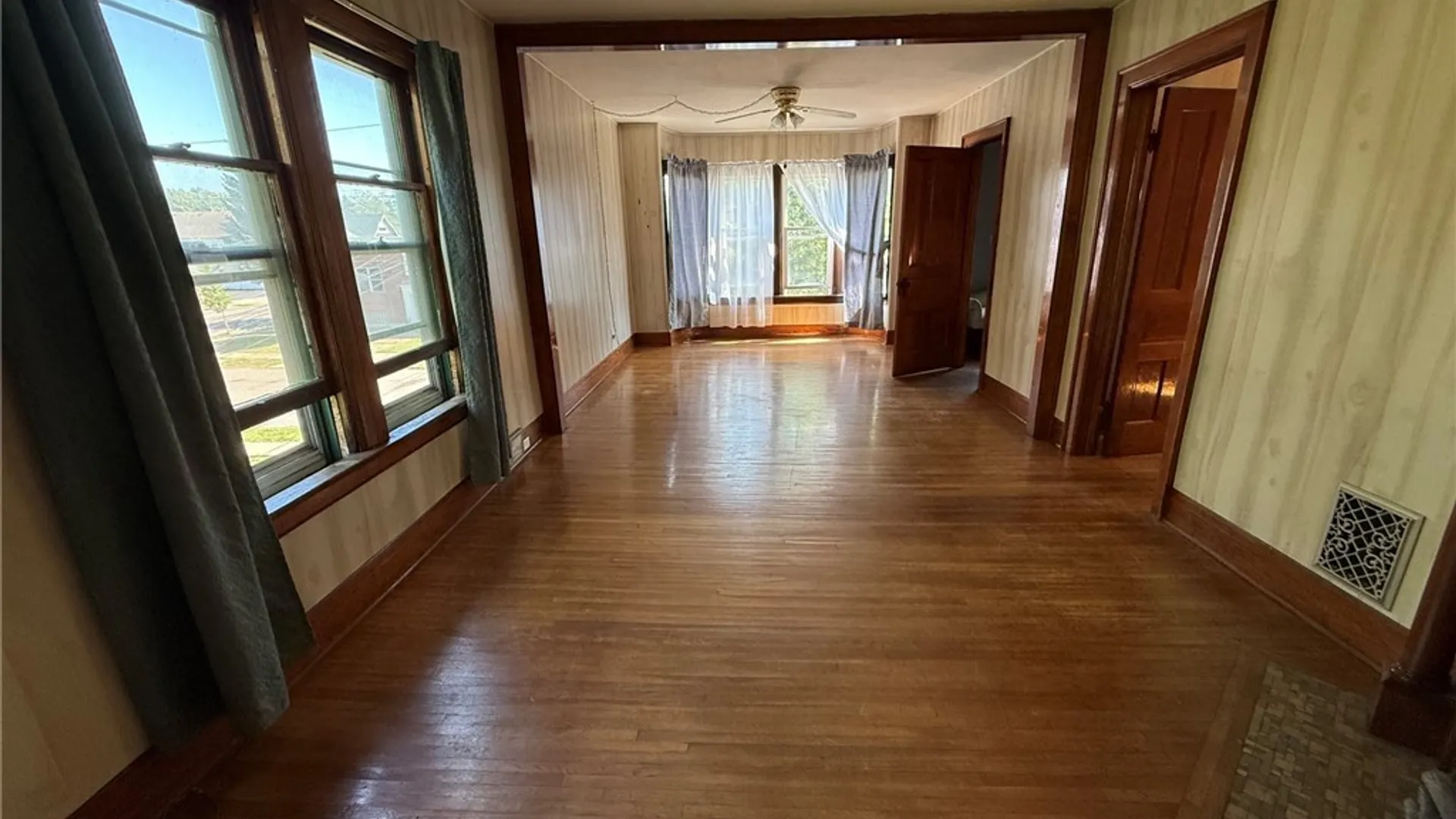 Property at 74 Ashton Place, Buffalo, NY 14220 11