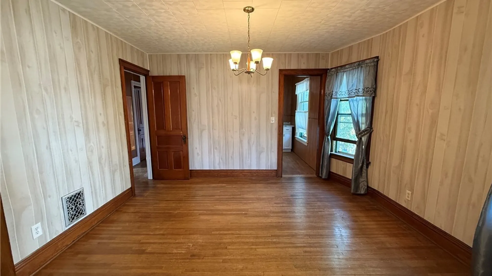 Property at 74 Ashton Place, Buffalo, NY 14220 24