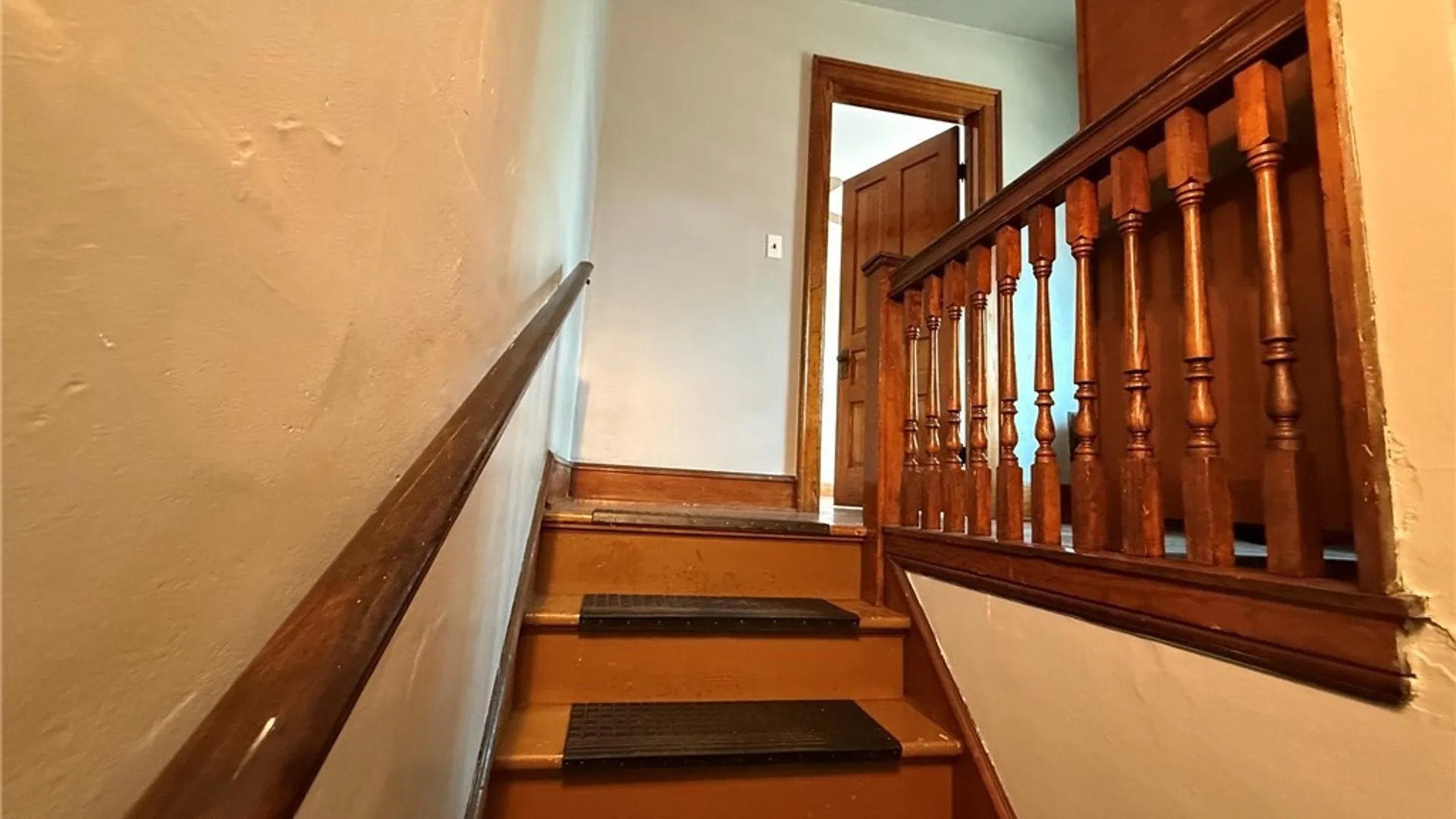 Property at 74 Ashton Place, Buffalo, NY 14220 4