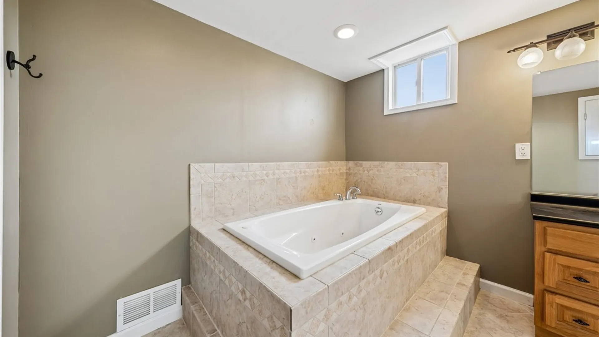 Property at 55 Federal Avenue, Cheektowaga, NY 14225 32