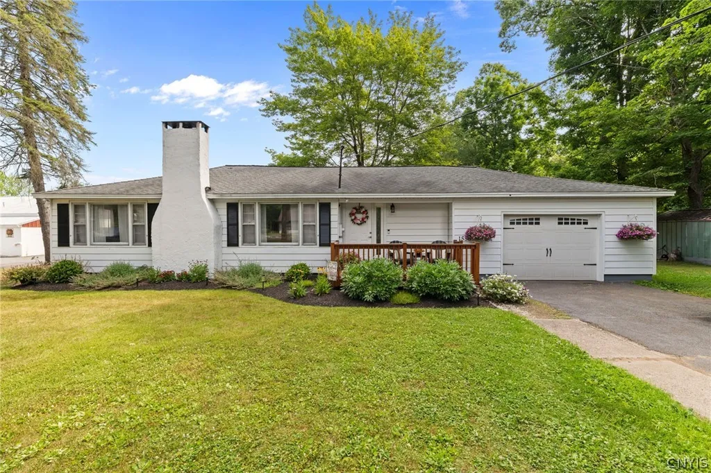 Property at 1556 State Route 49, Constantia, NY 13044