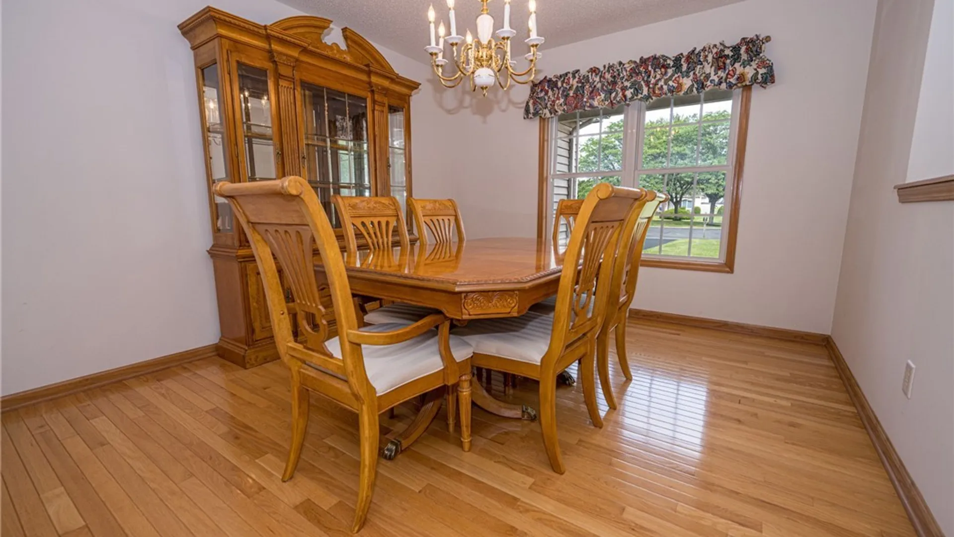 Property at 5 Alexander Parkway, Pendleton, NY 14120 6