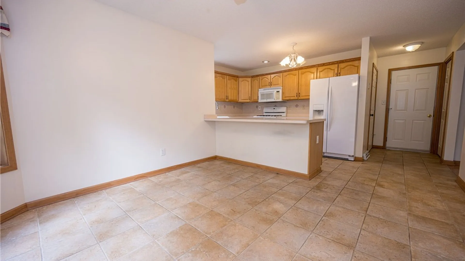 Property at 5 Alexander Parkway, Pendleton, NY 14120 12