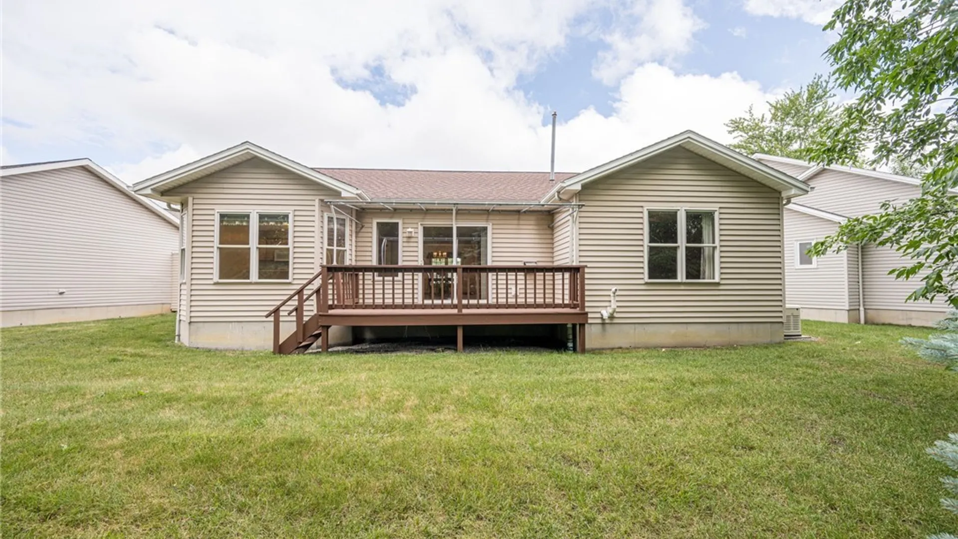 Property at 5 Alexander Parkway, Pendleton, NY 14120 39